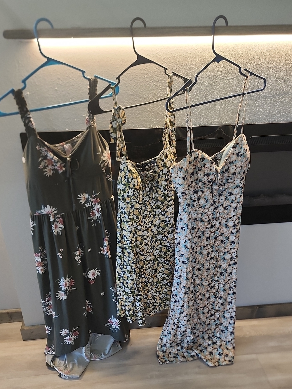 BUNDLE 3 Dresses Floral Print Spaghetti Strap Maxi And Midi Dresses - Size Large